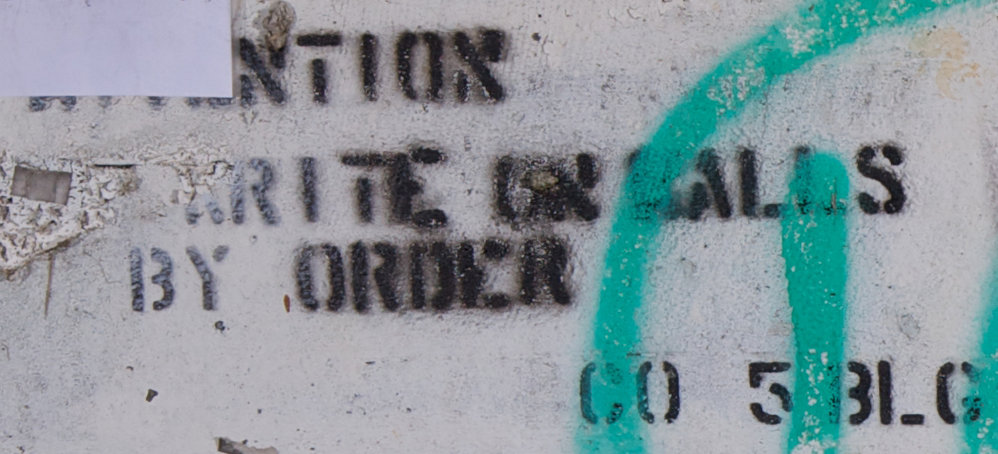 ATTENTION DO NOT WRITE ON WALLS BY ORDER C05 BLG